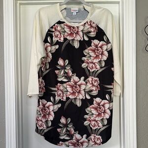 LulaRoe Randy 3/4 sleeve Tee.